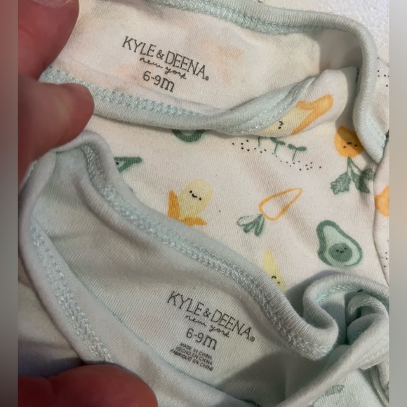 Kyle & Deena New York 2 Piece Onesie Bundle! - Picture 3 of 3